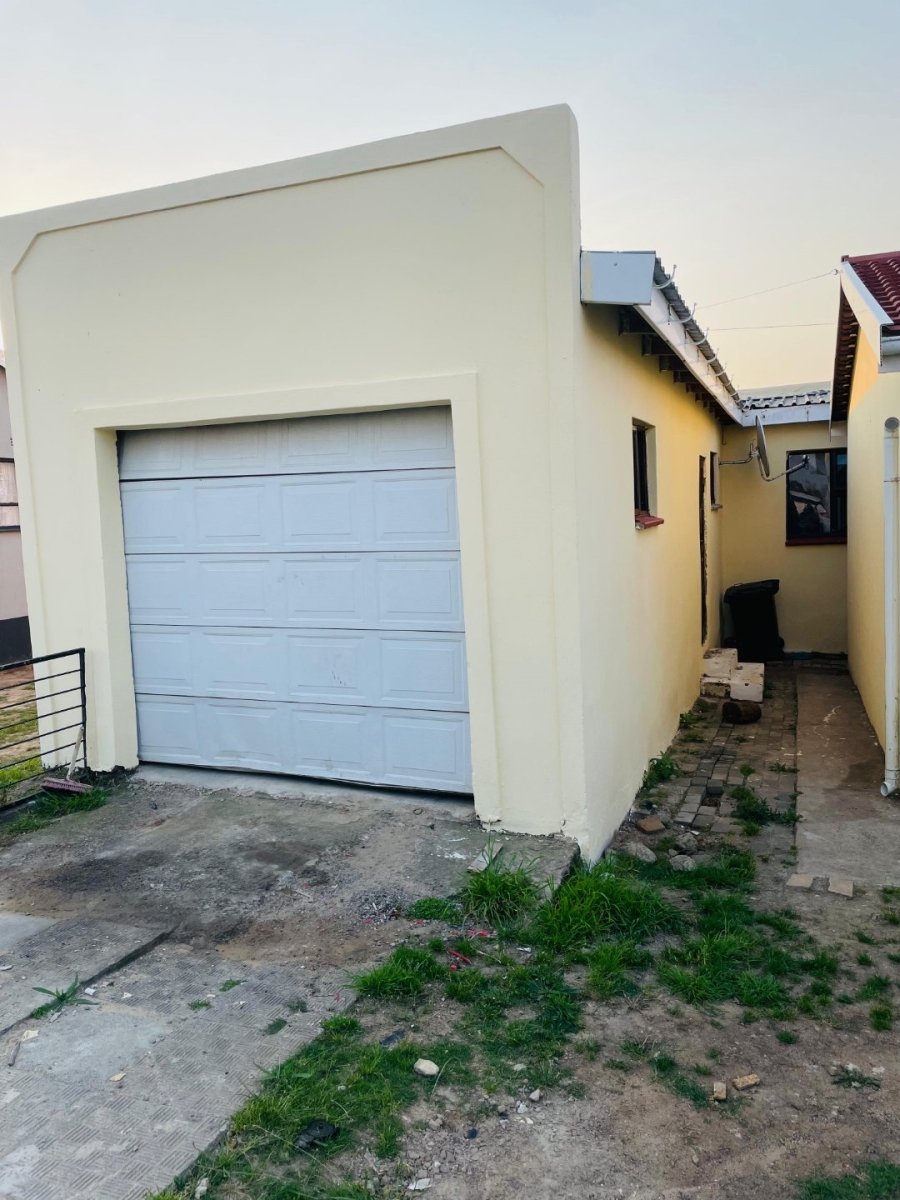 2 Bedroom Property for Sale in Mdantsane Nu 17 Eastern Cape